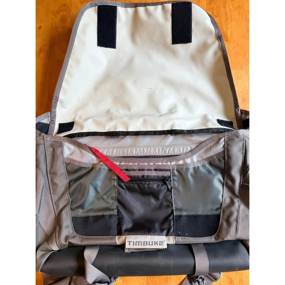 Timbuk2 Classic Messenger Bag Tan Brown Ballistic Nylon Laptop Commuter Bag